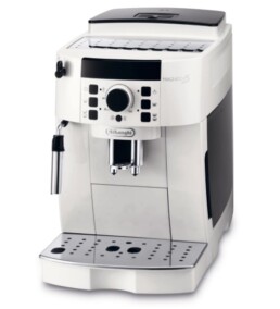 DeLonghi Magnifica S Ecam er en brugervenlig espressomaskine med et lidt kedeligt udseende.