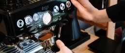 Espressomaskine med kværn